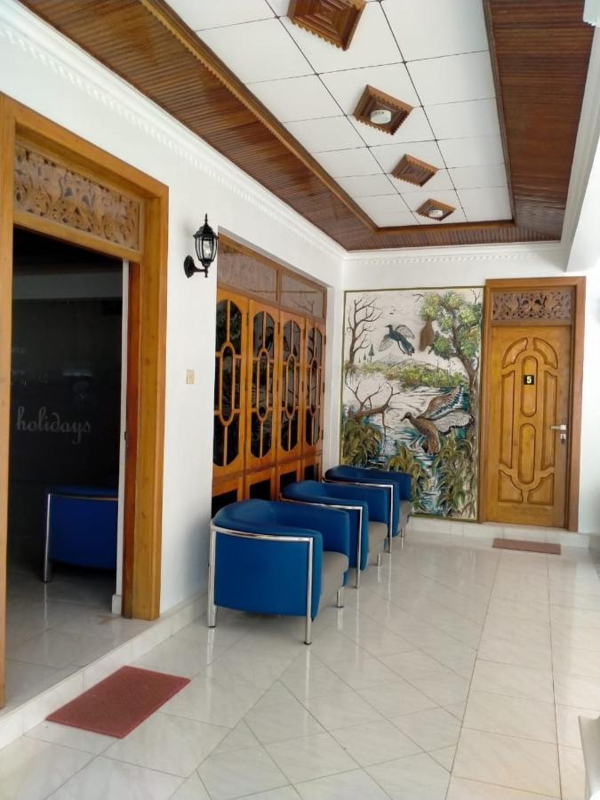 Holidays Hotel Nainamadama Buitenkant foto