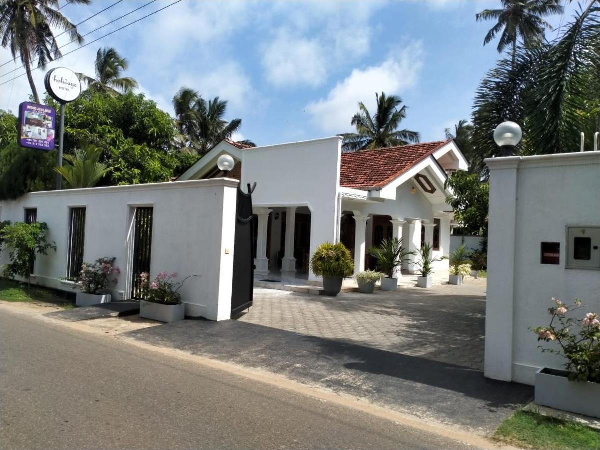 Holidays Hotel Nainamadama Buitenkant foto