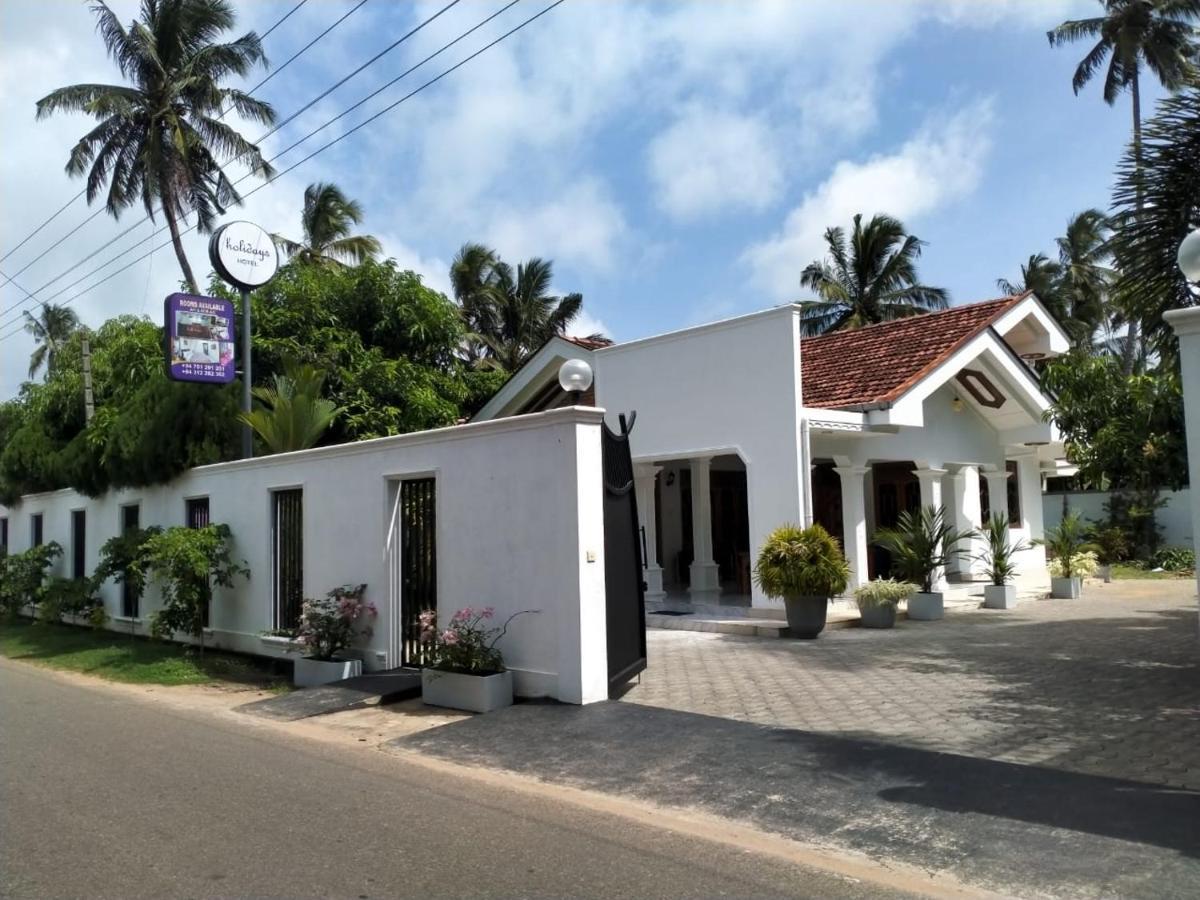 Holidays Hotel Nainamadama Buitenkant foto