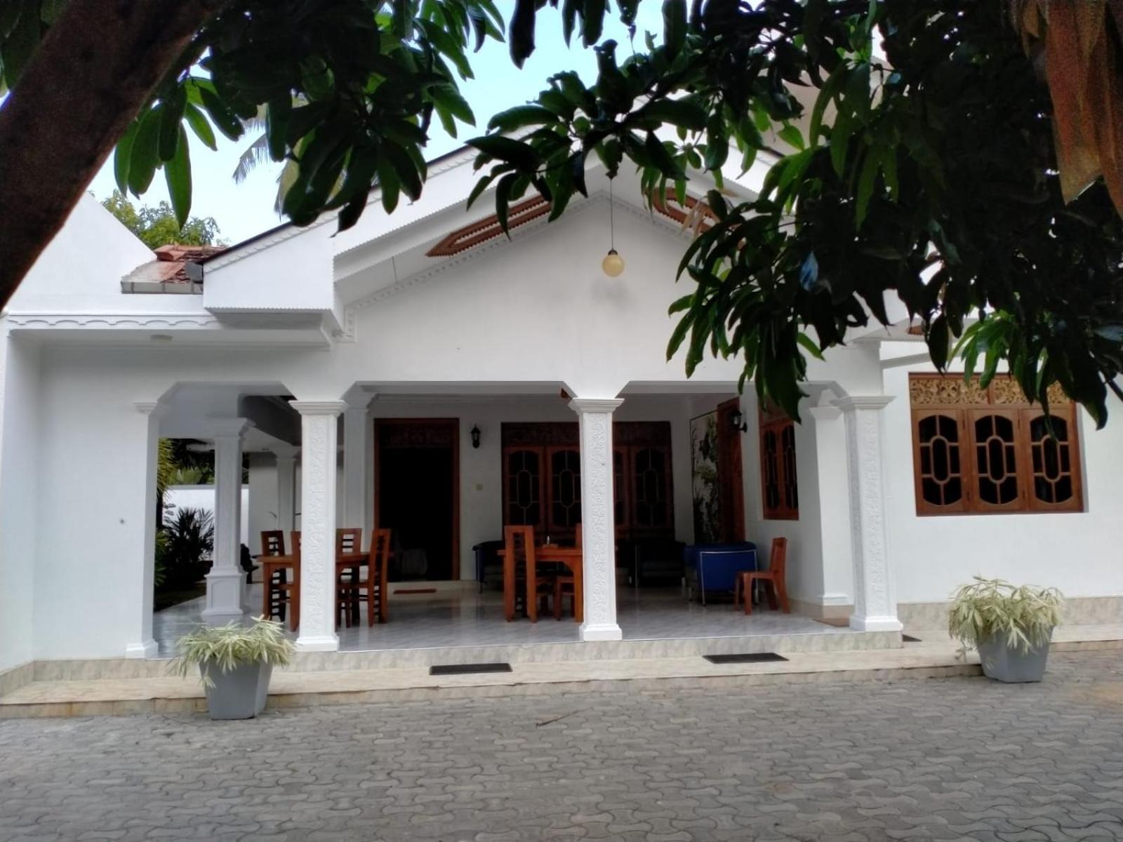 Holidays Hotel Nainamadama Buitenkant foto