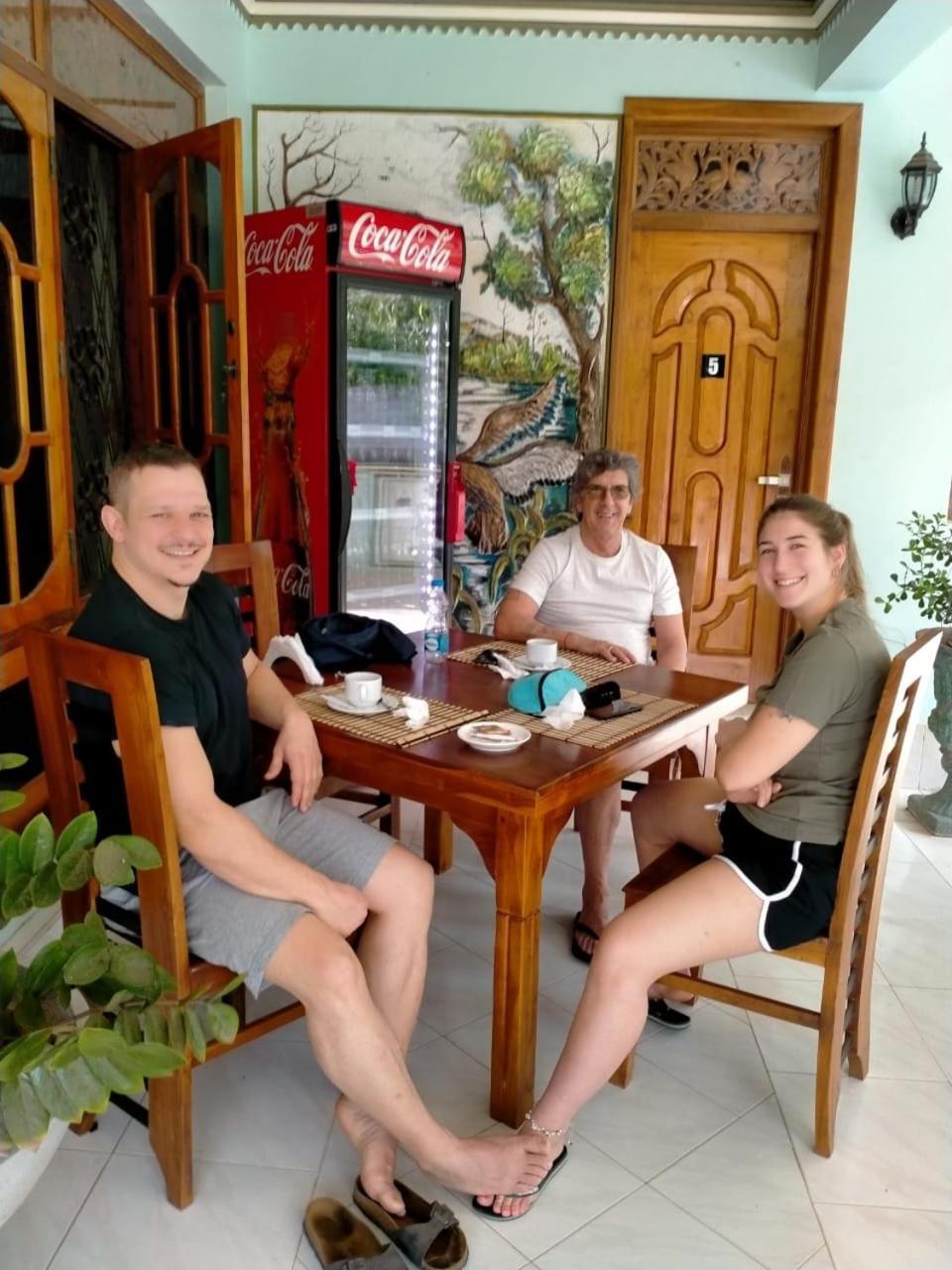 Holidays Hotel Nainamadama Buitenkant foto